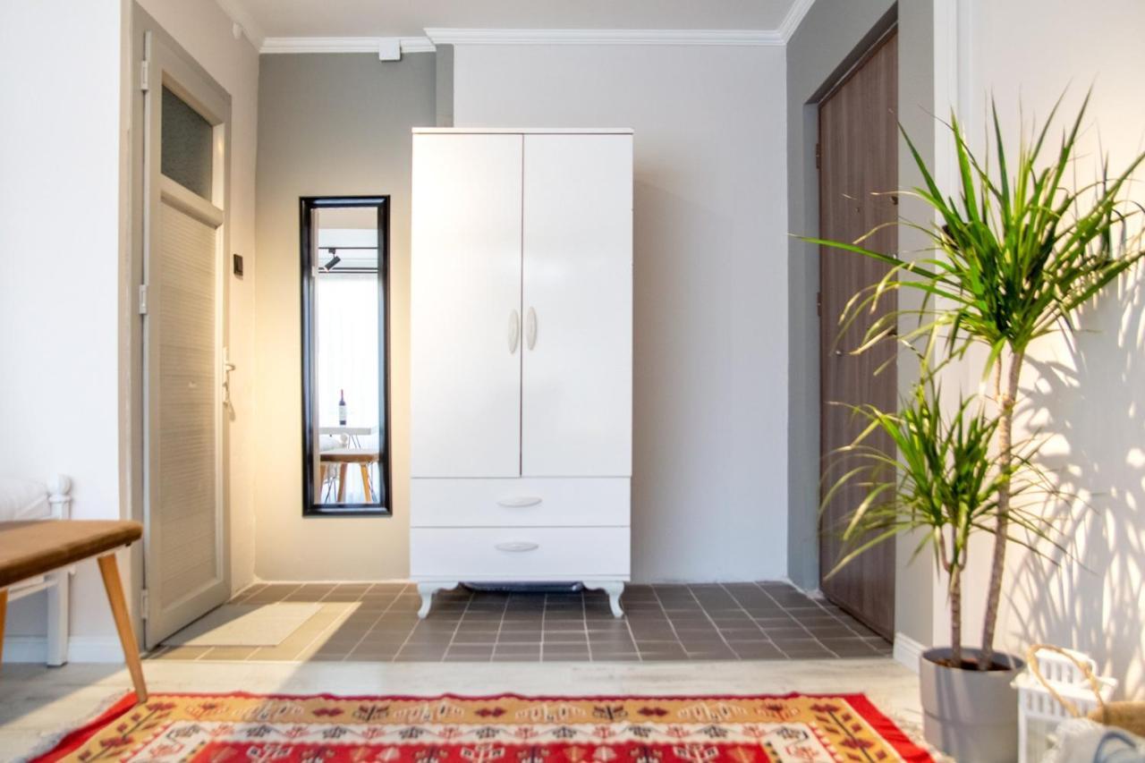 Invigorating Studio Flat Near Kordon In Alsancak Apartment Izmir Exterior photo